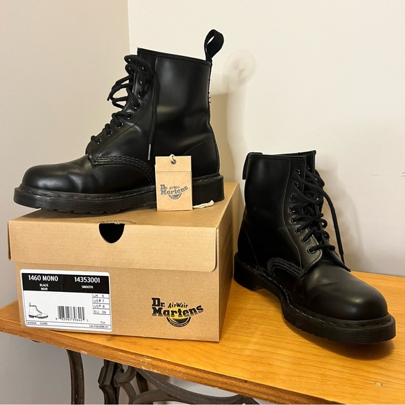 Dr. Martens 1460 8-Tie lace-up boot, black smooth - Picture 2 of 8